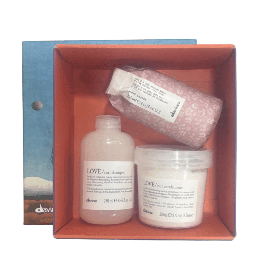Davines LOVE Curl Gift Set with Free Shampoo